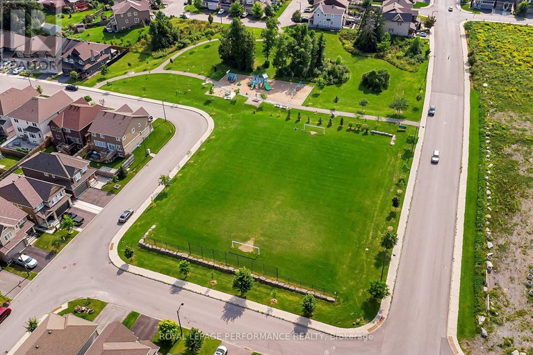 28871185/16-sweetbay-circle/stittsville-north/ottawa/ontario/K2S0W8_29