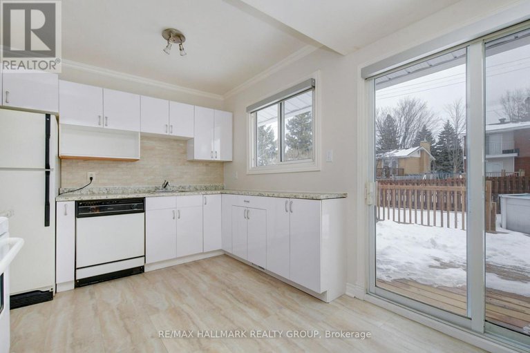 29245536/2223-martha-avenue/hawthorne-meadows/ottawa/ontario/K1G1K8_13