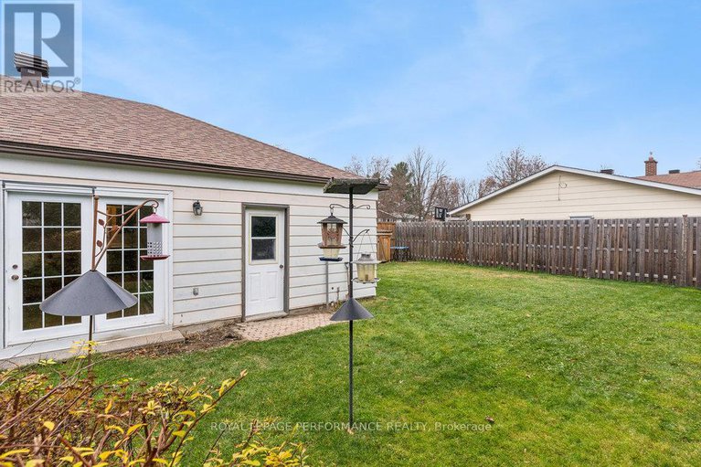 27687403/1932-marquis-avenue/ottawa/ontario/K1J8J2_37