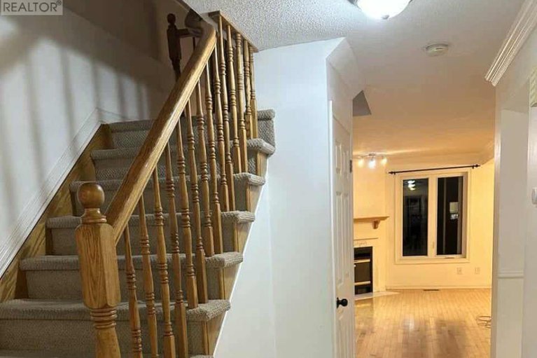 29110854/99-woodbury-crescent/hunt-club-park/ottawa/ontario/K1G5E3_4