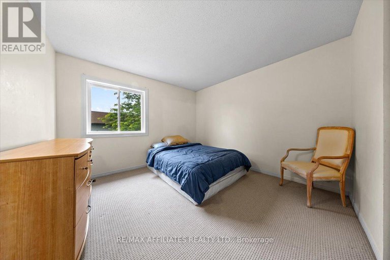 28543390/1293-parc-du-village-road/convent-glen-south/ottawa/ontario/K1C7B2_28