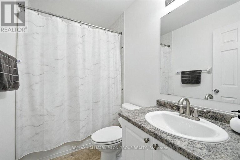 28631478/243-cityview-crescent/springridgeeast-village/ottawa/ontario/K4A0T9_16