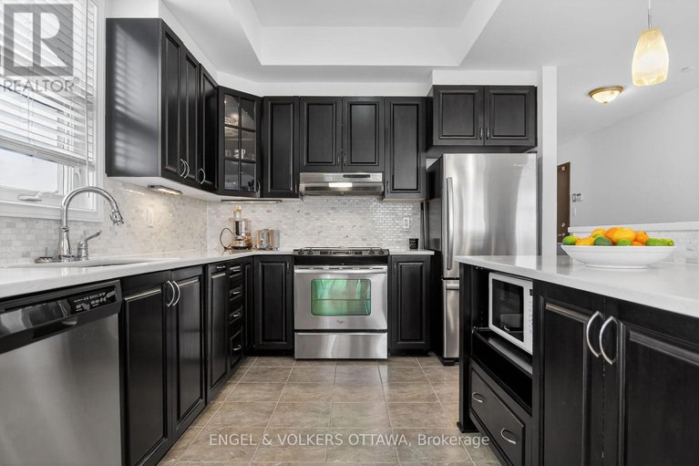 29310153/401-399-bayrose-drive-w/strandherd/ottawa/ontario/K2J5W3_18