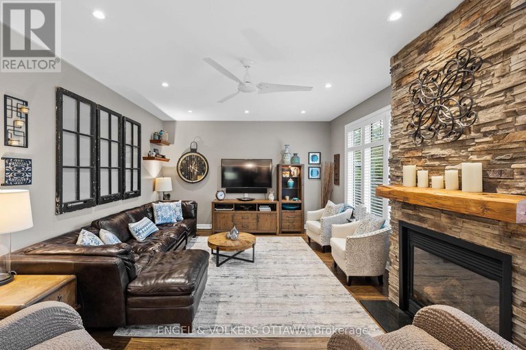 28926849/511-erinwoods-circle/stonebridge/ottawa/ontario/K2J5M5_13