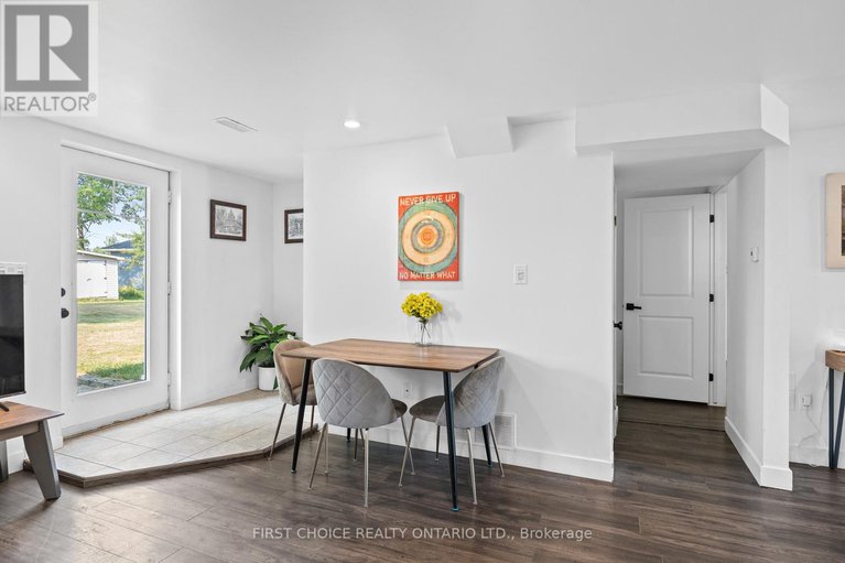 28995962/10-campbell-reid-court/rural-kanata-central/ottawa/ontario/K2K1X7_12