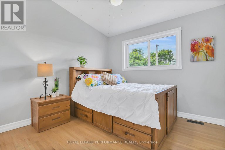 28625415/2117-valley-drive/elmvale-acresurbandale/ottawa/ontario/K1G2P6_20