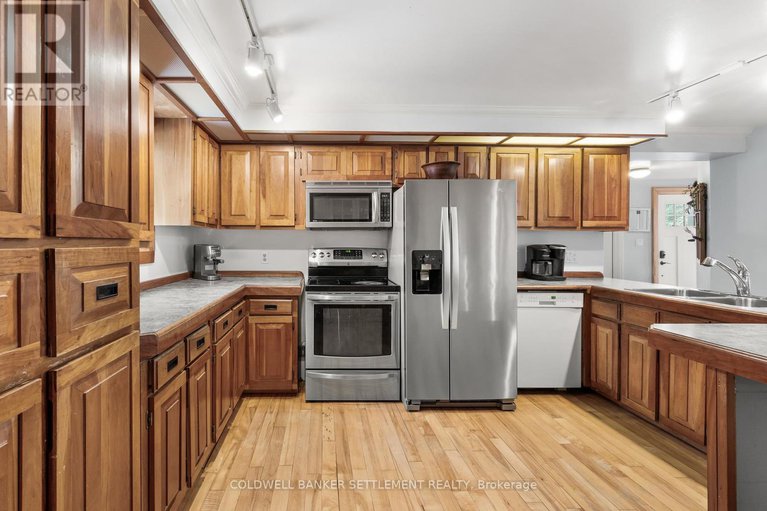 29164249/225-mile-point-road/drummondnorth-elmsley-north-elmsley-twp/drummondnorth-elmsley/ontario/K7H0H2_16