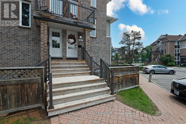 28435230/8-3-stonebank-crescent/westcliffe-estates/ottawa/ontario/K2H9M2_5