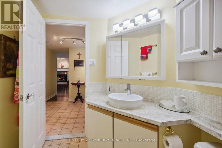 28530021/104-295-gilmour-street/ottawa-centre/ottawa/ontario/K2P0P7_7