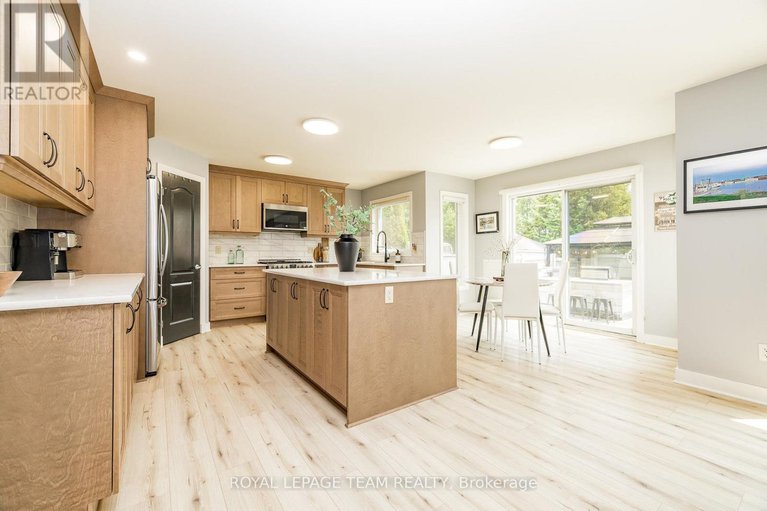 28449853/333-timbertrail-terrace/springridgeeast-village/ottawa/ontario/K4A5A6_10