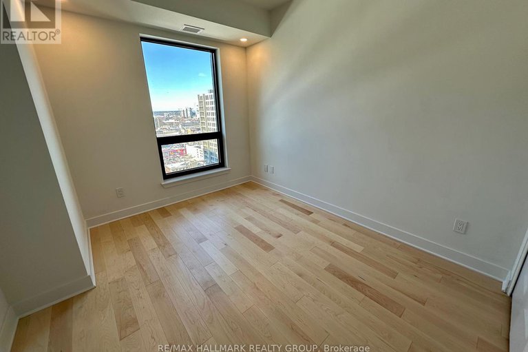28870753/2001-180-george-street/lower-townbyward-market/ottawa/ontario/K1N0G8_4