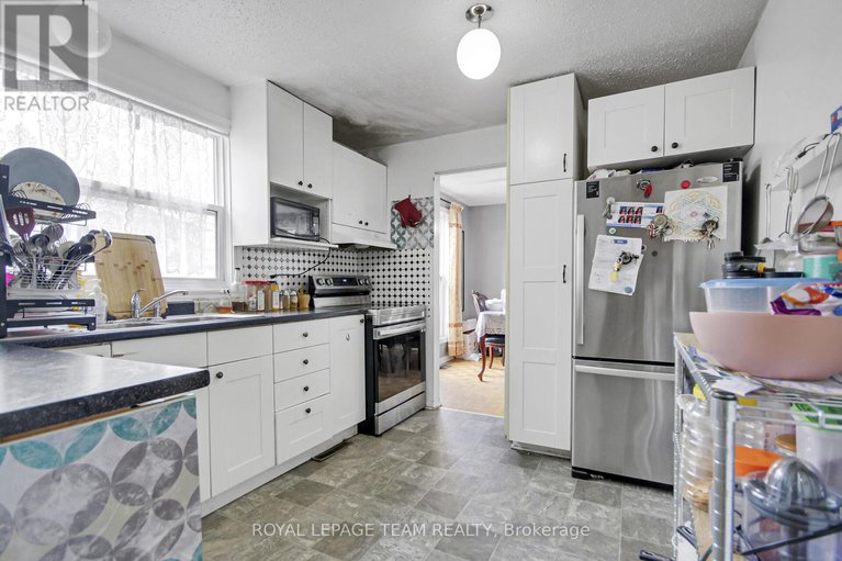 28494304/52-bowhill-avenue/borden-farmstewart-farmcarleton-heightsparkwood-hills/ottawa/ontario/K2E6S7_7