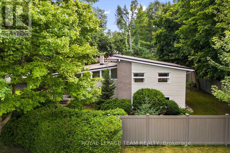 28660553/1952-fairbanks-avenue/alta-vistafaircrest-heights/ottawa/ontario/K1H5Y4_36