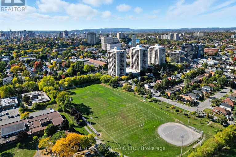 28953393/907-158c-mcarthur-avenue/vanier/ottawa/ontario/K1L8E7_1