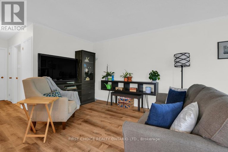 28184849/44-oberon-street/westcliffe-estates/ottawa/ontario/K2H7X8_9
