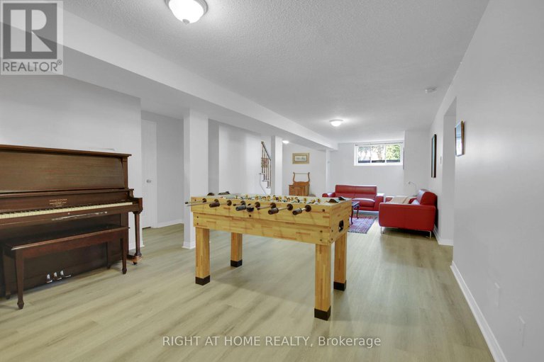 28554308/101-darlington-private/hunt-clubwestern-community/ottawa/ontario/K1V0X8_26