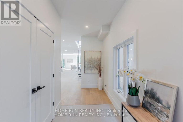 28322448/2241-page-road/chapel-hill/ottawa/ontario/K1C7K5_2