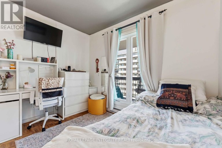 29650529/1506-158-b-mcarthur-avenue/vanier/ottawa/ontario/K1L8C9_18