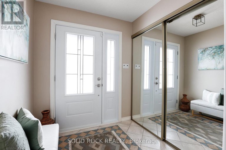 29419205/26-paula-crescent/sheahan-estatestrend-village/ottawa/ontario/K2H9A4_4