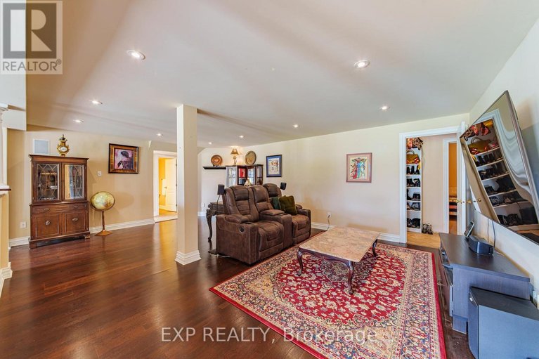 29657643/1283-rideau-cove-court/cedardale/ottawa/ontario/K1V1R8_32