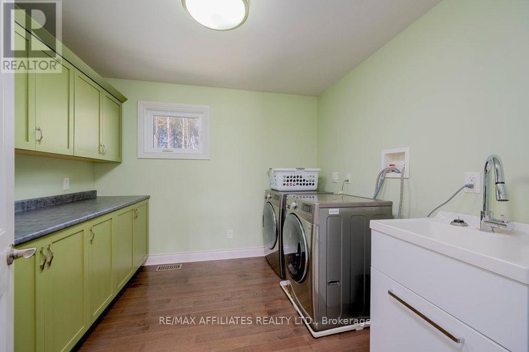 28142173/2284-summerside-drive/manotick-east-to-manotick-station/ottawa/ontario/K4M1B4_27