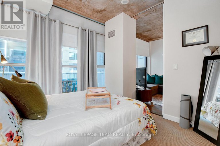 28458192/705-179-george-street/lower-townbyward-market/ottawa/ontario/K1N1J8_18
