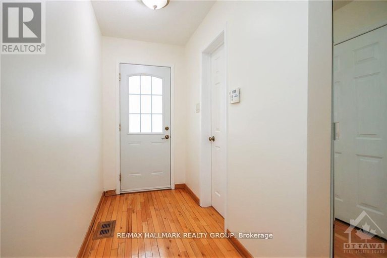 29297521/2088-orient-park-drive/blackburn-hamlet-south/ottawa/ontario/K1B4V9_4