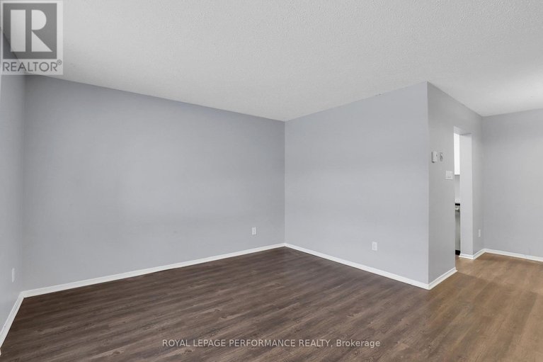 29402527/8d-lovell-lane/westcliffe-estates/ottawa/ontario/K2H9B6_6