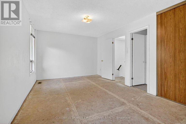 28920195/4-marielle-court/fairfield-heights/ottawa/ontario/K2B8P4_25