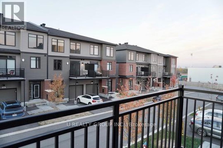 29048683/639-corporal-private/blossom-parkkemp-parkfindlay-creek/ottawa/ontario/K1X0M7_11