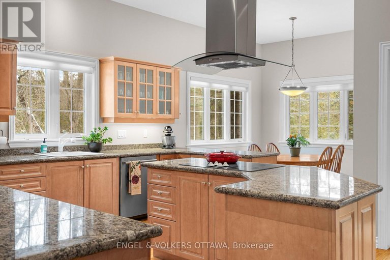 29633496/5-countryside-green/cedar-hillorchard-estates/ottawa/ontario/K2R1B5_12