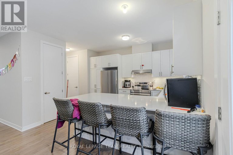 29107787/241-falsetto-street/mer-bleuebradley-estatesanderson-park/ottawa/ontario/K1W0S2_7