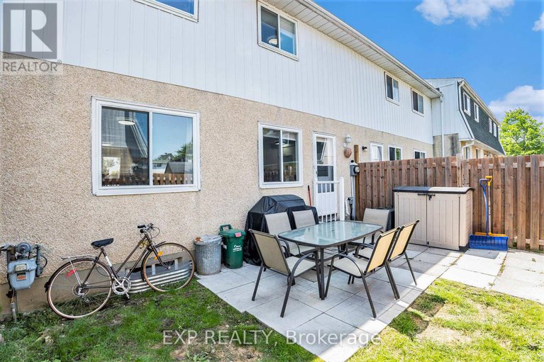 28484496/d-1520-beaverpond-drive/pineview/ottawa/ontario/K1B3R9_28