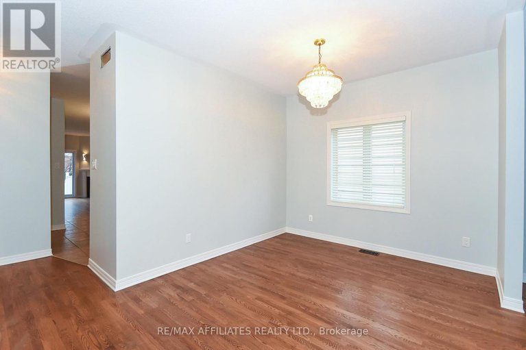 28479227/1980-scully-way-s/fallingbrookgardenway-south/ottawa/ontario/K4A4H2_4