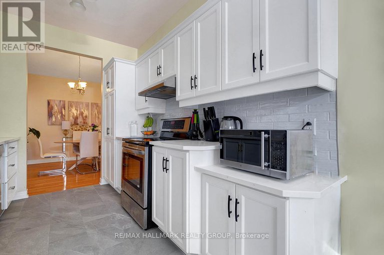 28232415/46-chapelier-private/queenswood-heights-south/ottawa/ontario/K1E3Y1_17