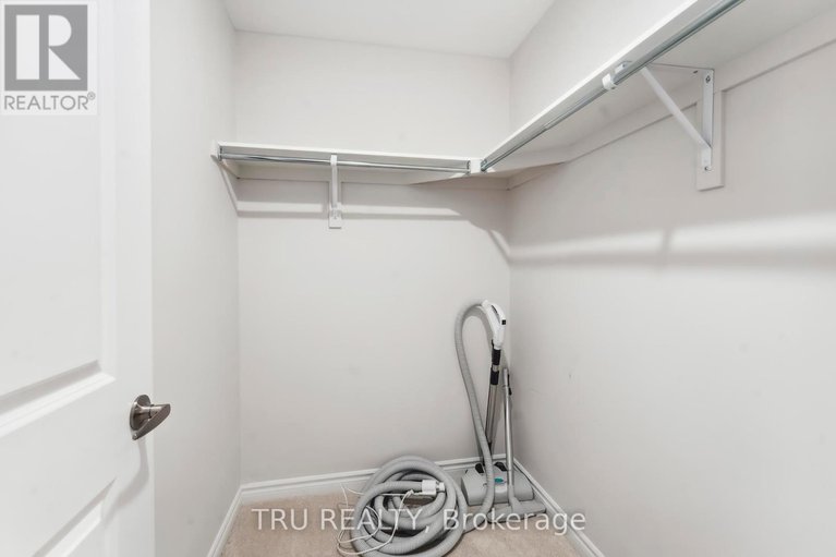 28426936/639-chillerton-drive/half-moon-bay/ottawa/ontario/K2J6X8_29