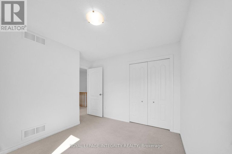 28652638/216-cooks-mill-crescent/riverside-south/ottawa/ontario/K1V2N1_32