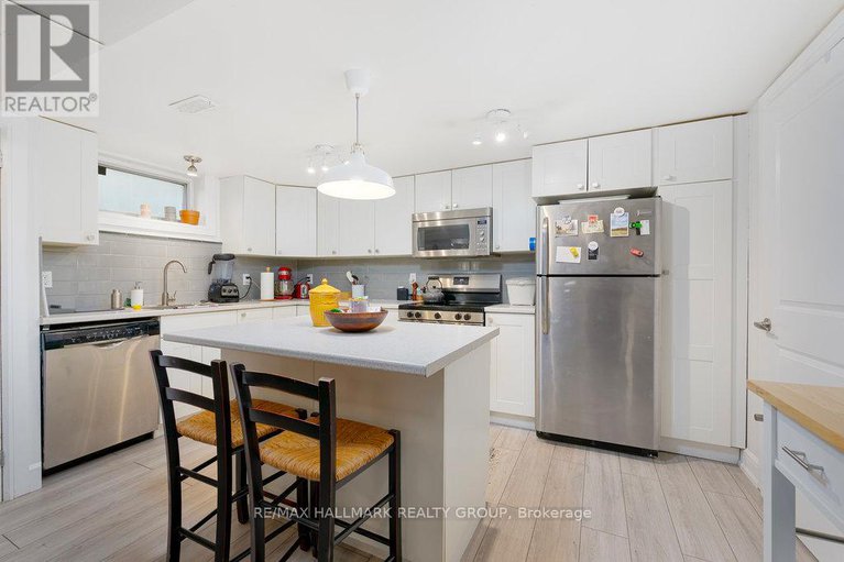 28639060/177-glynn-avenue/overbrookcastle-heights/ottawa/ontario/K1K1S4_16