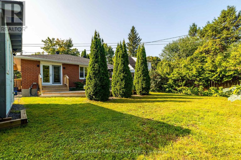 28842718/343-fullerton-avenue/overbrookcastle-heights/ottawa/ontario/K1K1K2_44
