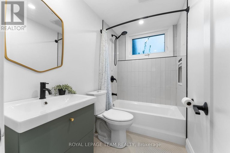 29147557/62-crystal-beach-drive/crystal-beach/ottawa/ontario/K2H5N1_39