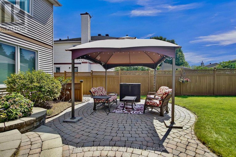 28886097/560-falwyn-crescent/fallingbrookridgemount/ottawa/ontario/K4A2A4_29