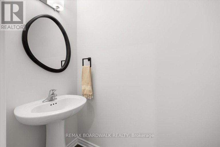 29543323/297-labelle-street/embrun/russell/ontario/K0A1W0_28