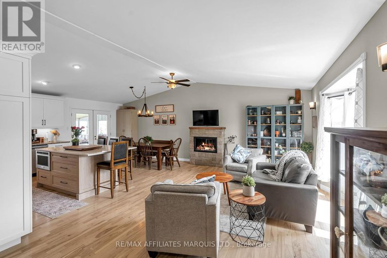 28334073/4239-county-rd-11-road/south-stormont-osnabruck-twp/south-stormont/ontario/K7R3L2_6