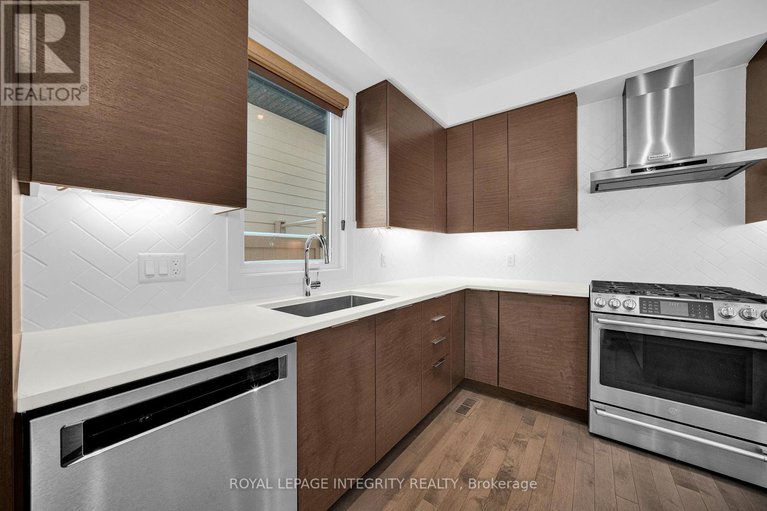 29234457/899-ralph-hennessy-avenue/riverside-southgloucester-glen/ottawa/ontario/K1X0B1_18