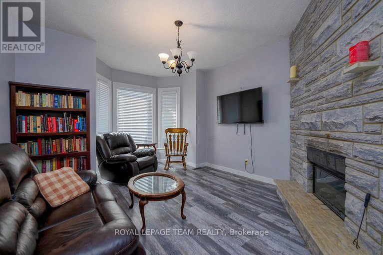 29420199/422-donald-b-munro-drive/carp/ottawa/ontario/K0A1L0_11