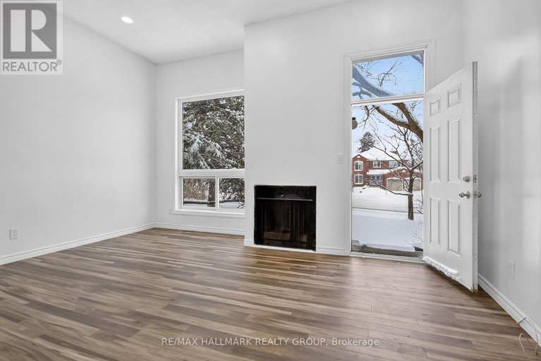 29293423/7-86-esterlawn-private/mckellar-heightsglabar-park/ottawa/ontario/K2A4C1_7