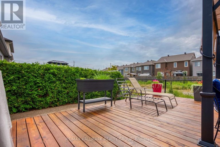 29630938/321-hepatica-way/avalon-west/ottawa/ontario/K4A0Y9_34