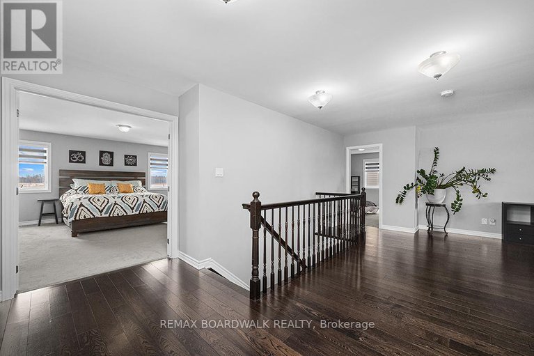 29414212/353-sweetclover-way/avalon-west/ottawa/ontario/K4A1E6_24