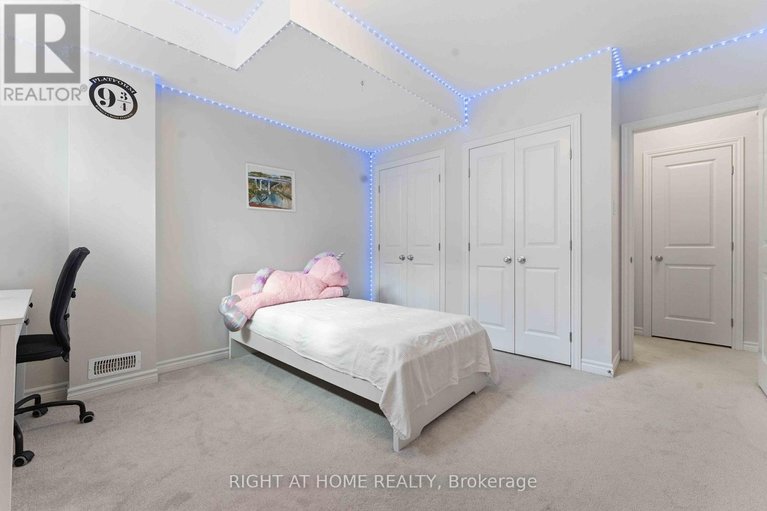 29564019/272-maygrass-way/remainder-of-stittsville-area/ottawa/ontario/K2S2K9_31