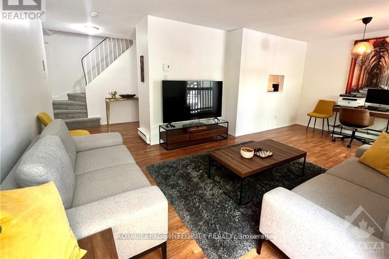 28934984/8-240-fenerty-court/katimavik/ottawa/ontario/K2L3A7_8